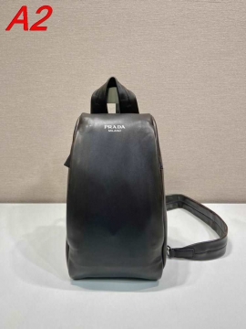 先行入手2026新作プラダメンズバッグ