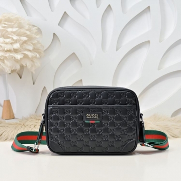 新作限定便利でめちゃ可愛2026SSグッチメンズバッグ