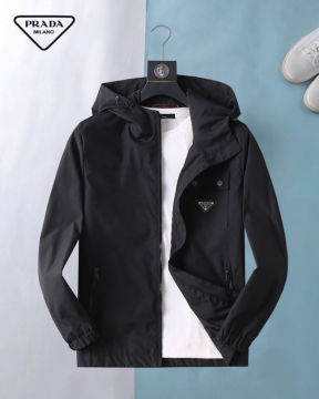 2026年 プラダ コート 最新で完売確実