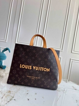 最新で男性にもお勧め2026SSルイヴィトンメンズバッグ