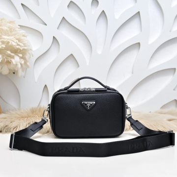 素敵デザイン未入荷ブランド2026SSプラダメンズバッグ