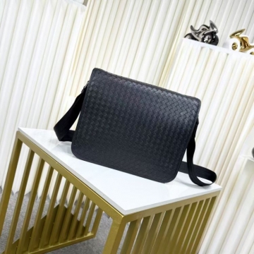 大人の色味2026SSボッテガヴェネタメンズバッグ