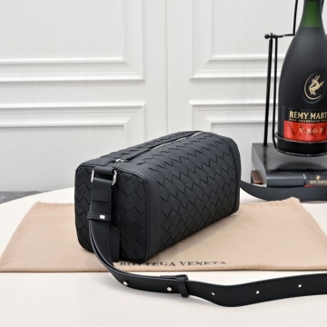 手持ち在庫あり海外セレブ愛用2026新品ボッテガヴェネタメンズバッグ