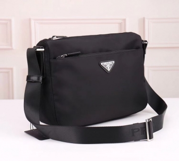 新作限定大人でエレ2026新作プラダメンズバッグ