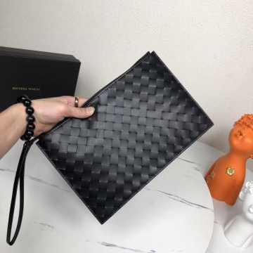 足下注目してくれる2026新作ボッテガヴェネタメンズバッグ