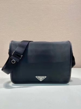 完売在庫確保2026SSプラダメンズバッグ