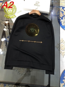 2026SS ヴェルサーチ パーカー これからの季節にピッタリ