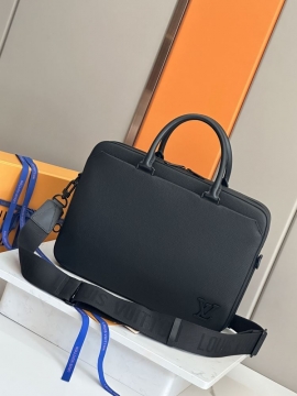 これからの季節にピッタリ2026SSルイヴィトンメンズバッグ