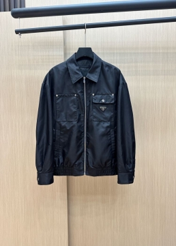 2026SS プラダ コート 新作コレクションを見る