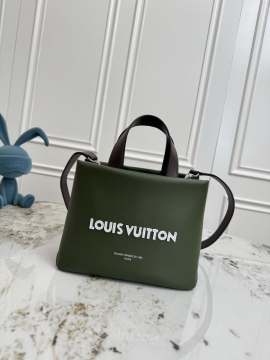 お色味たくさん大人気2026SSルイヴィトンメンズバッグ