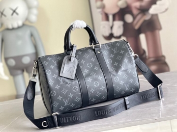 足下注目してくれる2026新品ルイヴィトンメンズバッグ