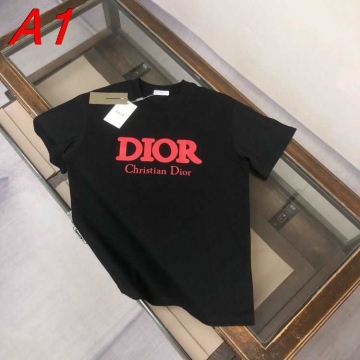 NEW ARRIVAL ディオール 【ラスト1点】 別注Tシャツ コレクション 着回し自在