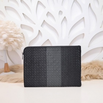 コーデ選ばずおしゃれのポイント2026SSボッテガヴェネタメンズバッグ