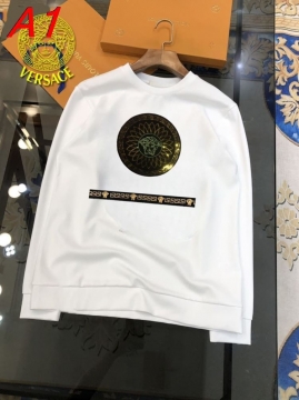 2026SS ヴェルサーチ パーカー これからの季節にピッタリ