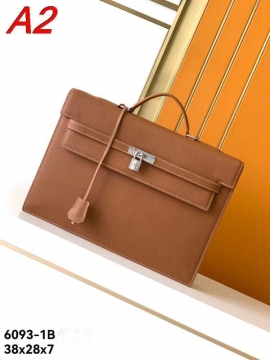 完売品夏に大活躍間違いなし2026SSエルメスメンズバッグ