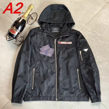 今季新作 プラダ コート 大人の色味