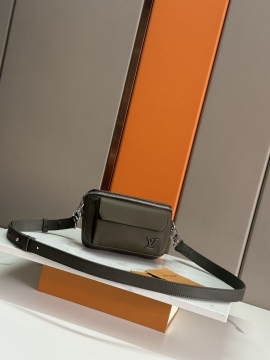 人気話題2026SSルイヴィトンメンズバッグ