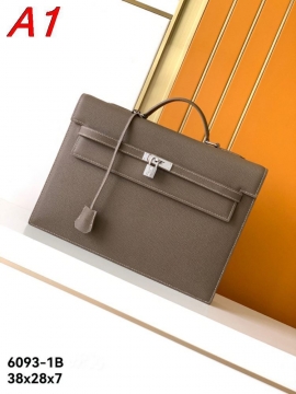 完売品夏に大活躍間違いなし2026SSエルメスメンズバッグ