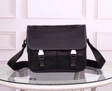 在庫手元にあり即発セール必需品2026新作プラダメンズバッグ