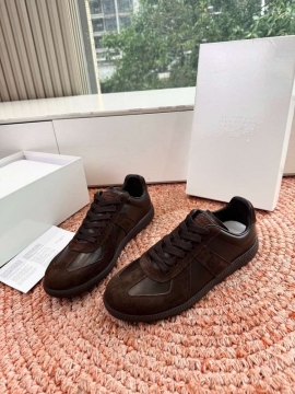 2026新作登場！【MM6 Maison Margiela】スニーカー スエード×レザー 德训鞋款式 ブラウウン カジュアル 