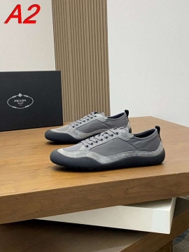 2026新作登場！【Prada】スニーカー スエード×レザー ホワイトループ ベージュ× White カジュアル 