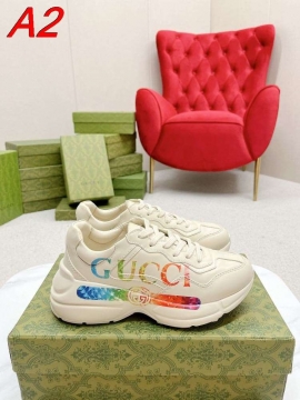 2026新作【Gucci】チャンキースニーカー レザー ウェブストライプ フレーズロゴ ベージュ ストリート 