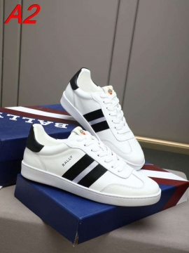 2026入荷しました【Burberry】ローカットスニーカー レザー ストライプ BLACK×WHITE カジュアル 