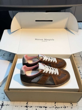 2026年夏新作【MM6 Maison Margiela】スニーカー スエード×メッシュ 德训鞋款式 ブラウウン ストリート 