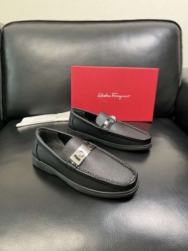 2026新作登場！【Ferragamo】ローファー レザー 荔枝紋 ×  黑  G扣 ビジネス FERR-