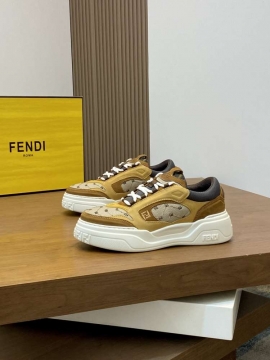 2026新作登場！【Fendi】チャンキースニーカー FF柄 白底 布朗×ベージュ カジュアル 