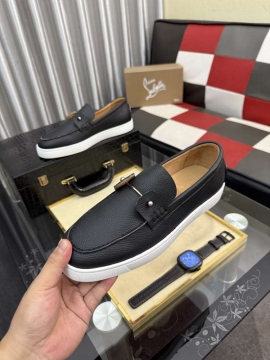 2026入荷しました【Christian Louboutin】ローファー レザー 钮扣装飾  ブラック×白 フォーマル 