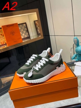 2026入荷しました【Gucci】チャンキースニーカー レザー スネーク柄 ベージュ ストリート 