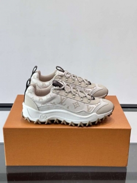 2026入荷しました【Louis Vuitton】チャンキースニーカー キャンバス×スエード モノグラム アイボリー ストリート 