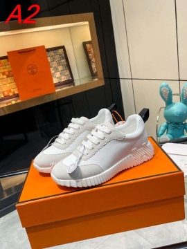 2026年夏新作【Gucci】チャンキースニーカー レザー 彩虹文字 GUCCI ベージュ ストリート 