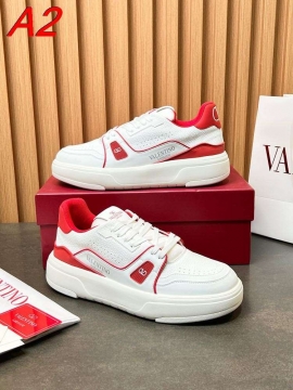 2026入荷しました【Valentino】スニーカーレザー 双V Logo 透气孔 プラットフォーム 白 カジュアル 