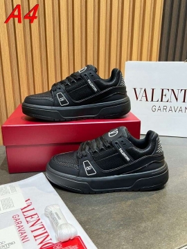 2026新作【Valentino】スニーカー レザー V字ロゴ プレート ホワイト×ブラック ストリート 