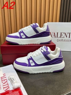 2026新作【Valentino】スニーカー レザー V字ロゴ プレート ホワイト×ブラック ストリート 