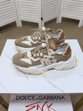 2026新作登場！【Dolce & Gabbana】チャンキースニーカー メッシュ×スエード DGロゴ ベージュ×ゴールド カジュアル 