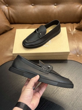 2026年夏新作【Christian Louboutin】ローファー レザー 钮扣装飾  ブラック×シルバー フォーマル 