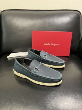 2026発売中！【Ferragamo】ローファー レザー 荔枝紋 グレーグレー 馬衔扣 ビジネス FERR-