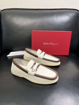 2026新作登場！【Ferragamo】ローファー レザー 荔枝紋 × ブラウンパンダ 马衔扣 ビジネス FERR-