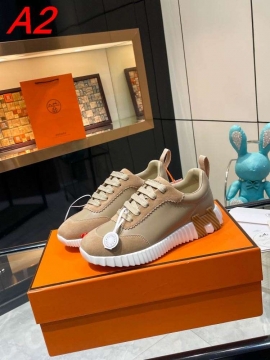 2026入荷しました【Gucci】チャンキースニーカー レザー GGモノグラム 撞色 ベージュ ストリート 