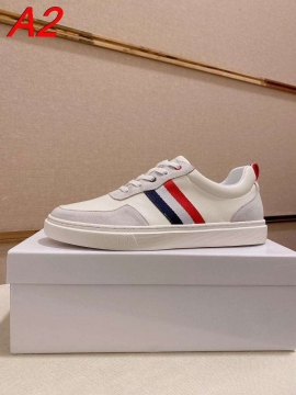 2026新作登場！【Thom Browne】スニーカー レザー 4バーストライプ  White×トリコロール カジュアル 