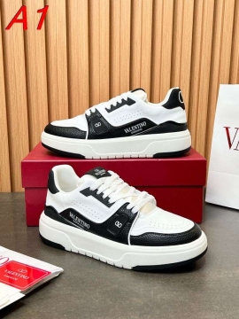2026新作登場！【Valentino】スニーカーレザー 双V円形徽章 プラットフォーム 白×黒 カジュアル 