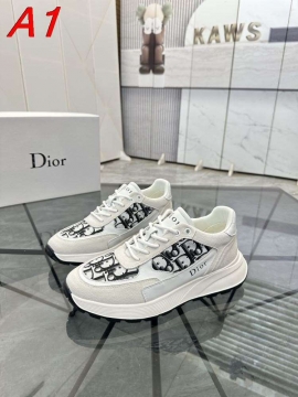2026新作登場！【Dior】スニーカー スエード×KAWS柄 白底 ベージュ×ブラック カジュアル 
