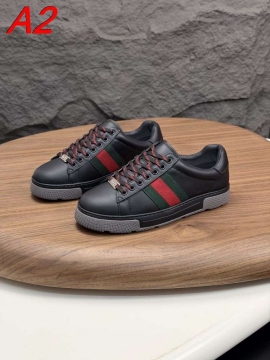 2026入荷しました【Gucci】スリッポン GGモノグラム×レザー ウェブストライプ グレー ストリート 
