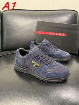 2026新作登場！【Prada】スニーカー スエード×化了 金色三角标 ネイビー× Black カジュアル 