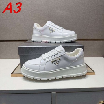 2026入荷しました【Prada】チャンキースニーカー レザー 金色三角标 黑白撞色 ストリート 