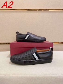 2026入荷【Burberry】スリッポン レザー パンチング ストライプ  WHITE×RED カジュアル 