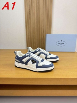 2026発売中！【Prada】スニーカー 白×青拼接 倒三角标识 白×黒外底 カジュアル 